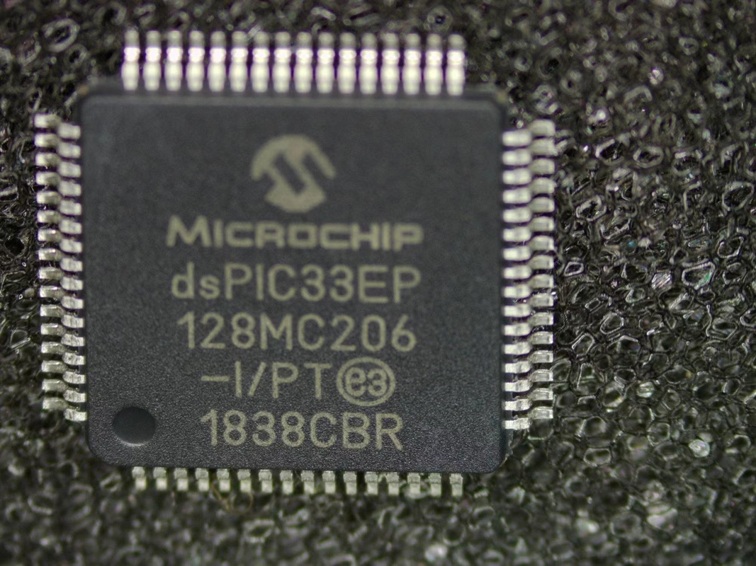 DSPIC33EP128MC206-I/PT MCU 16 Bit DsPIC RISC 128KB Flash 3.3V 64 Pin