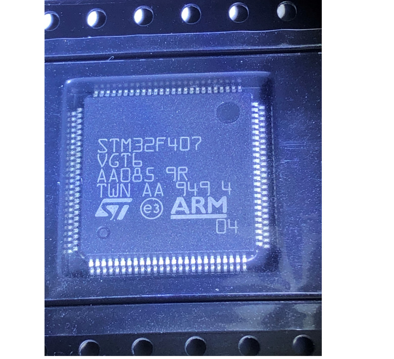 Microprocessore TMPZ84C015BF-6 Toshiba QFP100, TMPZ84C015BF, Nuovo